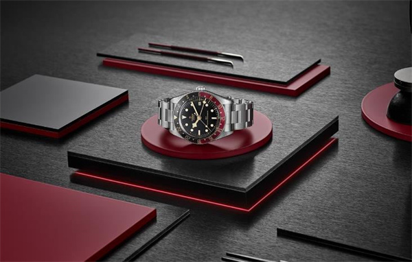 帝舵腕表表带掉色处理办法(图) 帝舵腕表表带掉色处理办法(图)