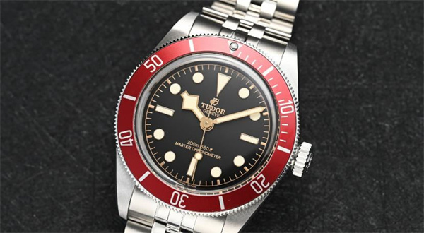 帝舵腕表很久不戴不走了解决技巧汇总(图) 帝舵腕表很久不戴不走了解决技巧汇总(图)