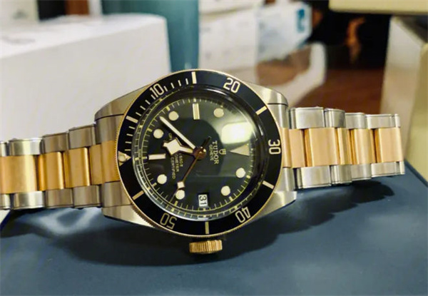 帝舵手表表盘有划痕如何修复(图) 帝舵手表表盘有划痕如何修复(图)