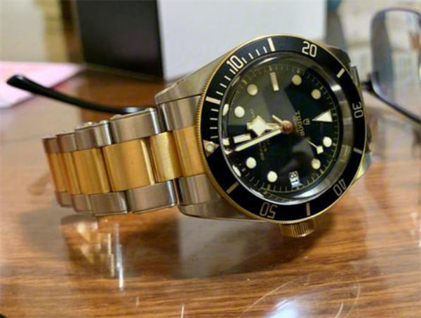 帝舵腕表表壳坏了解决方法集锦(图) 帝舵腕表表壳坏了解决方法集锦(图)