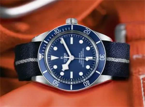 帝舵腕表摔坏了解决技巧集锦(图) 帝舵腕表摔坏了解决技巧集锦(图)