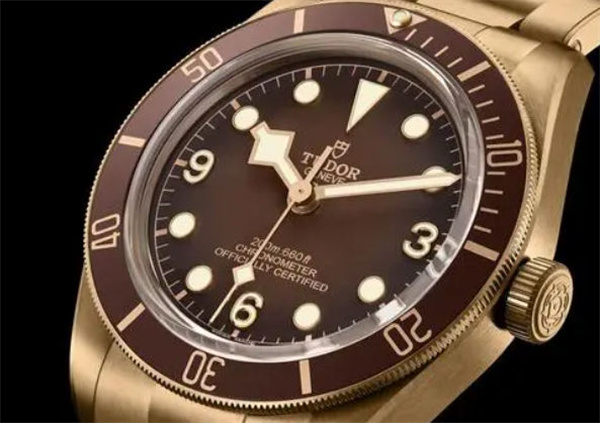 帝舵腕表表蒙有划痕处理技巧汇总（图）