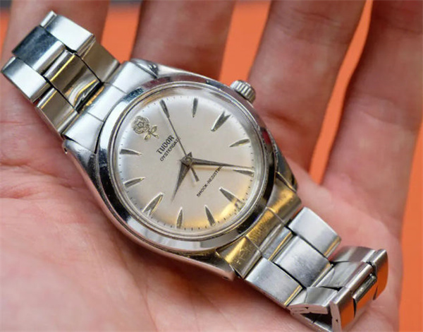 帝舵机芯生锈有必要修吗(图) 帝舵机芯生锈有必要修吗(图)