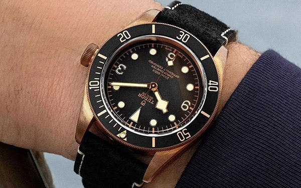 帝舵手表表壳破裂解决技巧深度解析(图) 帝舵手表表壳破裂解决技巧深度解析(图)