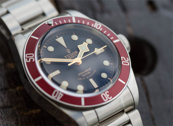 帝舵手表表盘生锈解决方法是什么(图) 帝舵手表表盘生锈解决方法是什么(图)