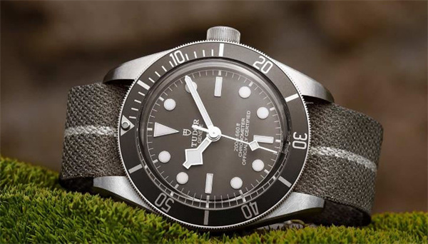 帝舵腕表走慢了处理技巧集锦（图）